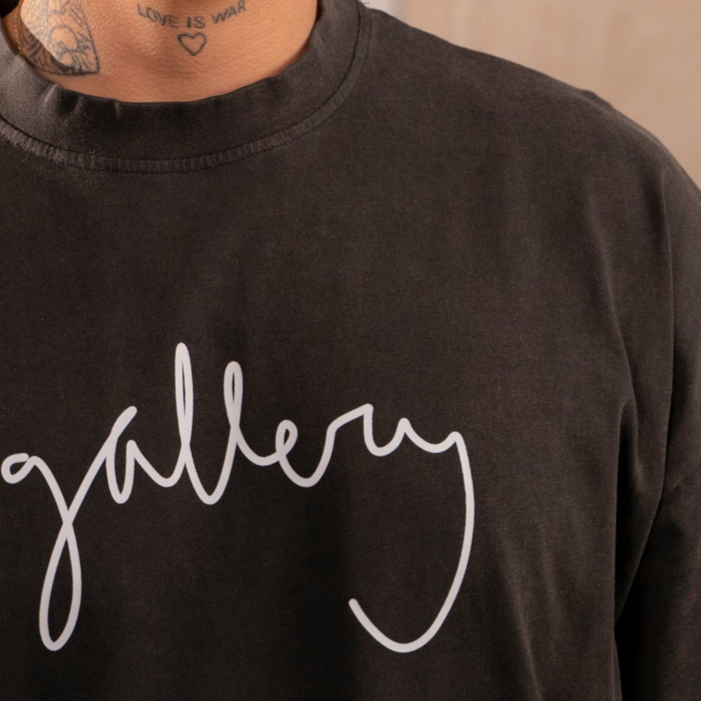 COLLECTION 01 BLACK T-SHIRT